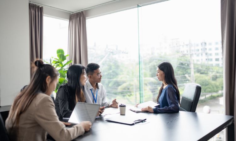 ¿Cómo establecer límites saludables en el trabajo sin sentirte culpable?