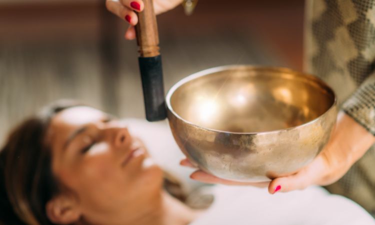 ¿Cómo se aplica la musicoterapia y por qué es tan efectiva como terapia?