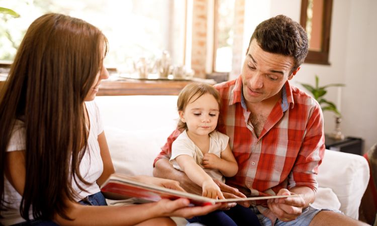 Ejemplos de estilos de crianza: cómo educar con conciencia en un mundo que cambia