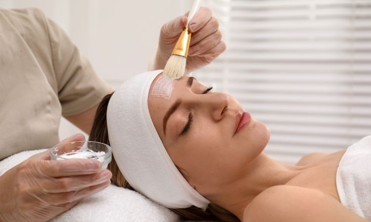 Descubre el peeling facial y sus beneficios