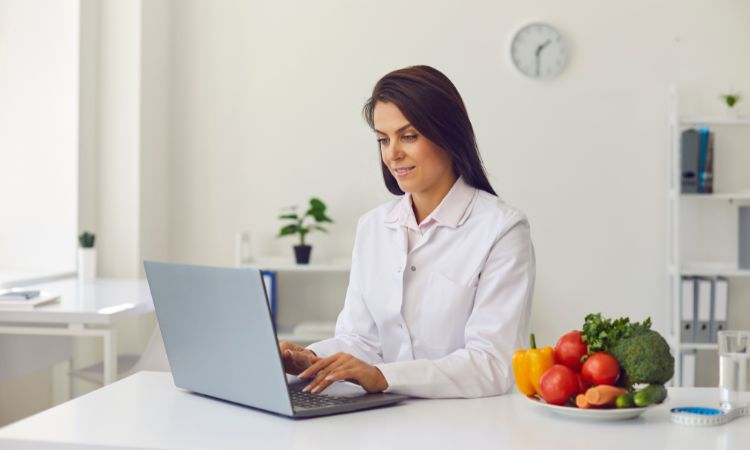 ¿Qué hace un coach nutricional y cómo puede transformar tu relación con la alimentación?